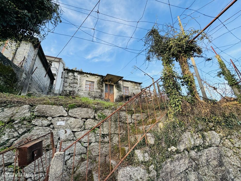 Moradia T2 com terreno e magníficas vistas