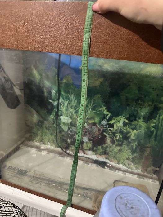 Аквариум / террариум ~90 л, фильтр, сачек 2 штуки, декоративный фон