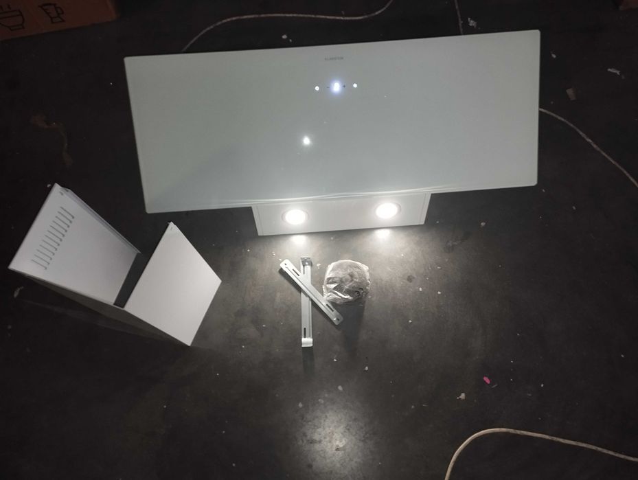 Laurel 90 Okap przyścienny 90 cm