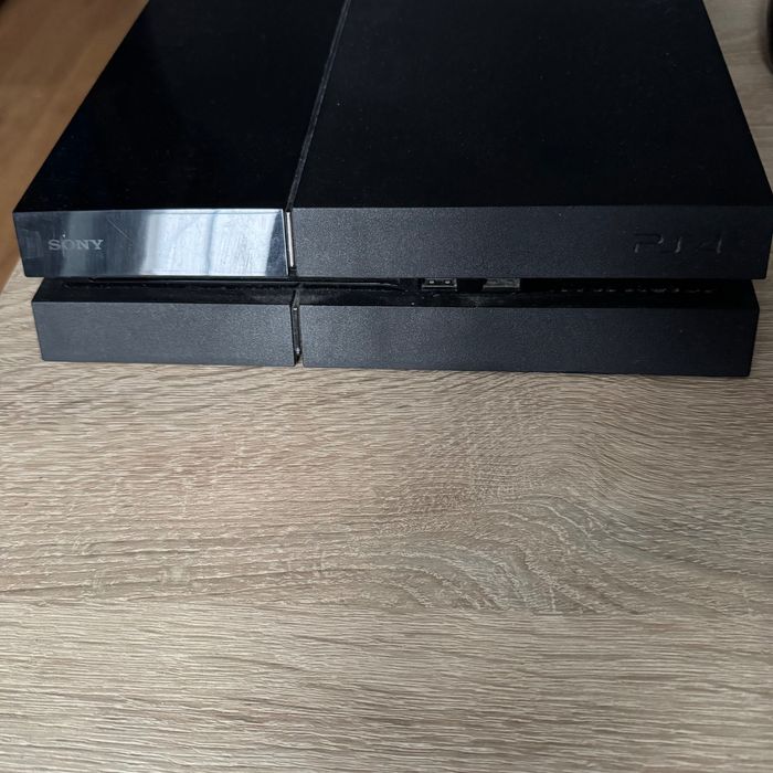PlayStation 4 + 6 gier