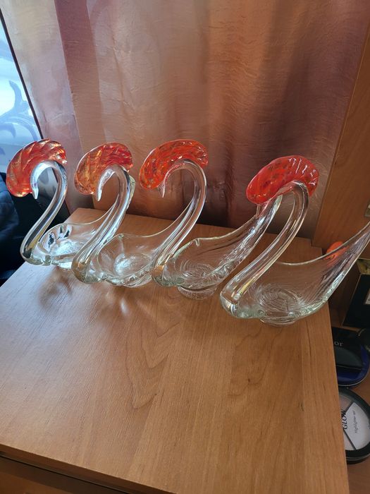 Лебеди из стекла