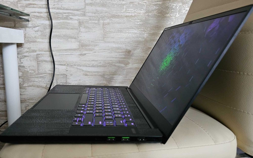 Продам геймерський ноутбук Razer Blade 15 Base