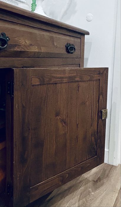 Aparador em castanho