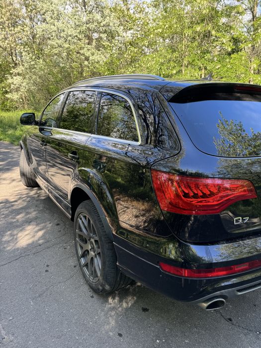 Audi q7 3.0 tdi 2012. 183км