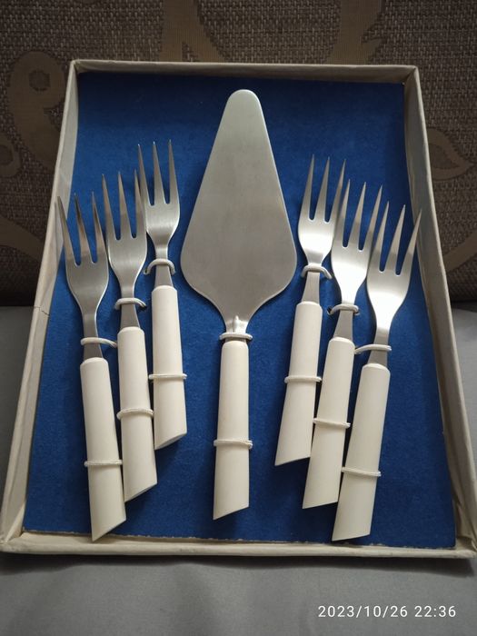 Столовый набор,Графин , тарелка для торта.