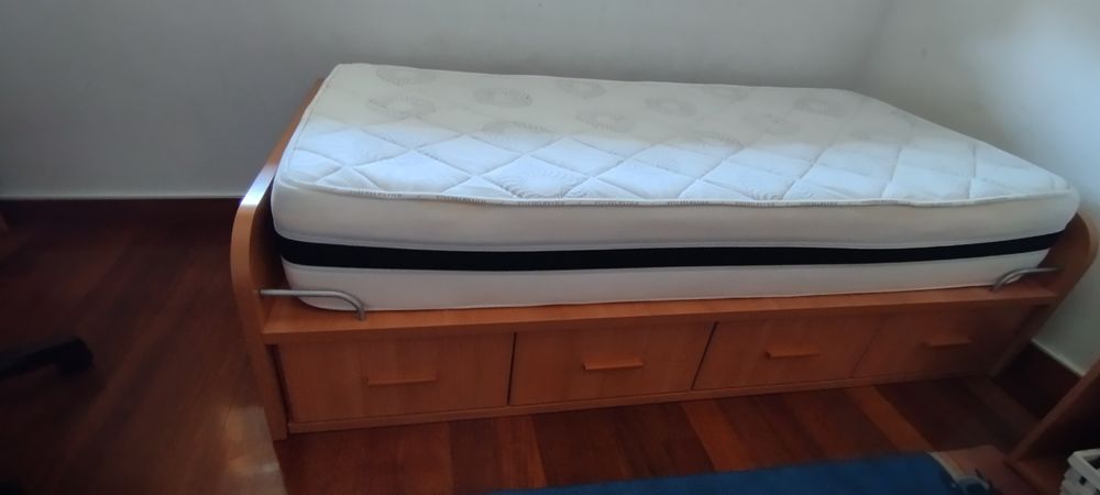 Cama de solteiro cor faia