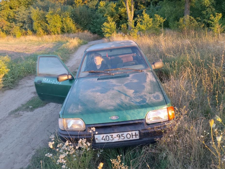 Форд ескорд 1.3 1987