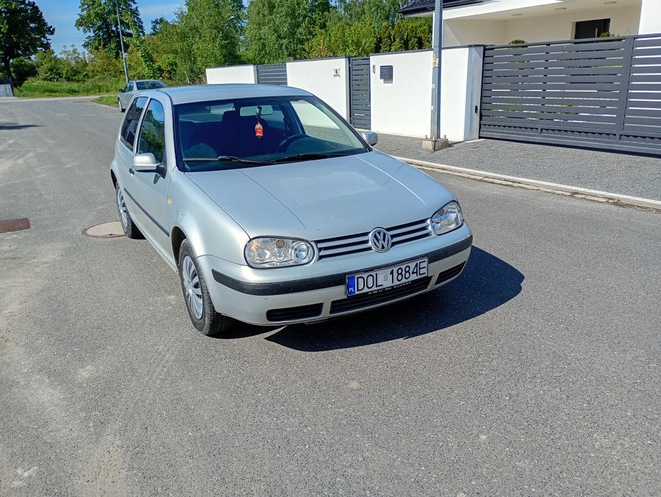 Volkswagen Golf*1,4 -16 V* sprawny