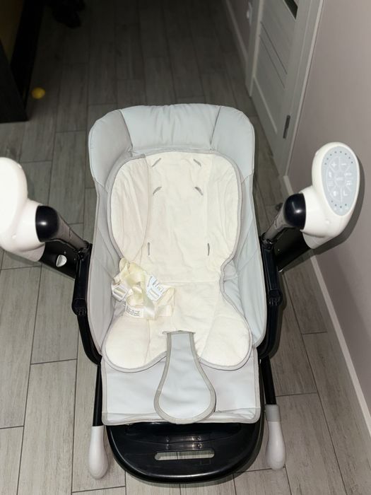 Годувальне крісло гойдалка Carello Cascata