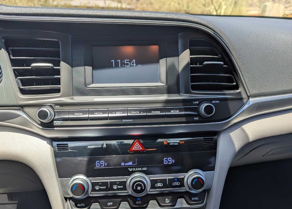 Hyundai Elantra      2020