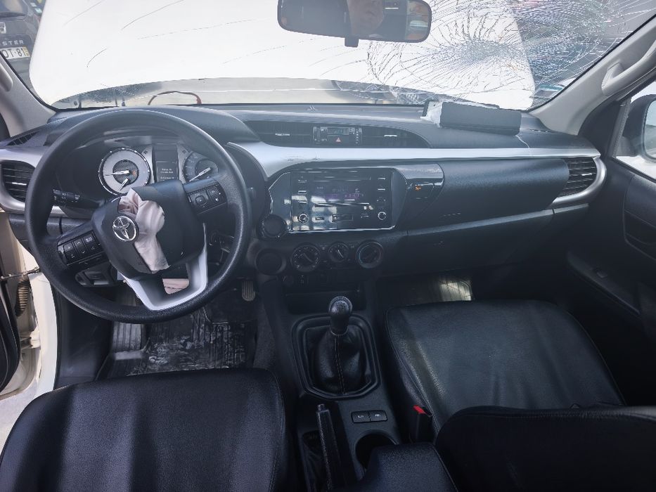 Toyota Hilux 5 lugares