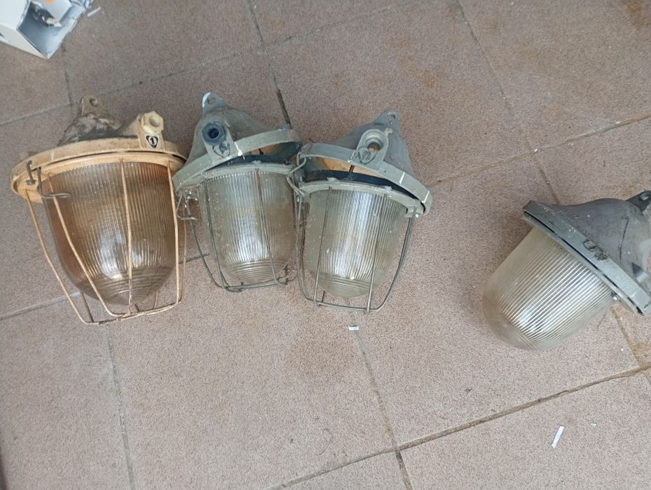 Lampy stare w dobrym stanie