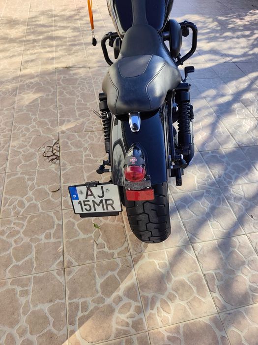 Street Bob em boas condições
