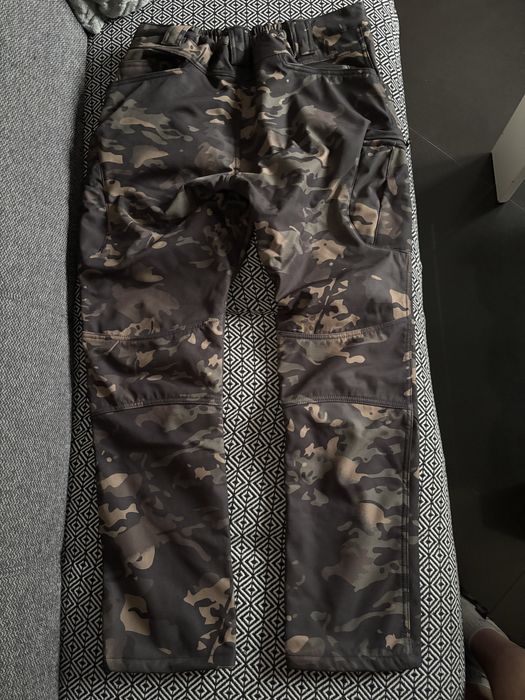 Spodnie moro ocieplane rozmiar 2xl.