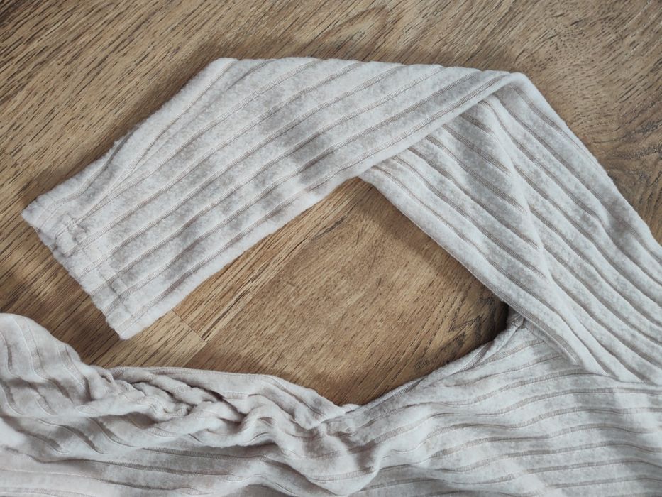 Piękna beżowa welurowa sukienka z golfem, ciepła rozmiar S/M