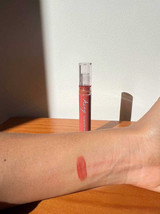 Lipsticks – 95% Remaining64398342095233121