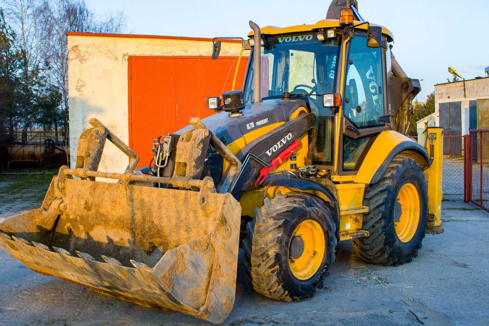 Odśnieżanie Koparko-ładowarka 4ośka