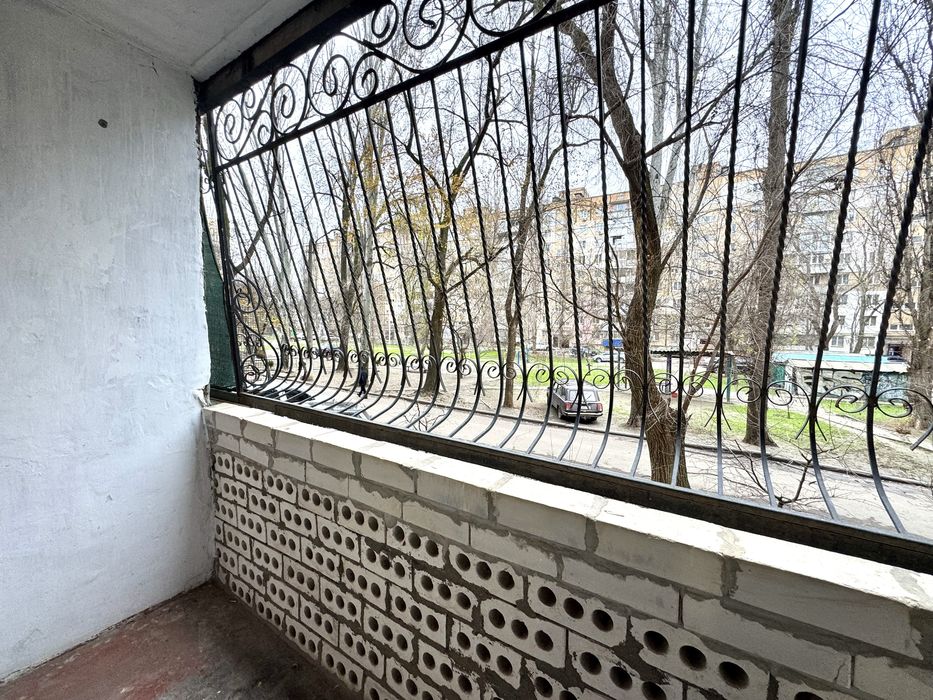 Продажа 1к на Космонавтов с двумя балконами