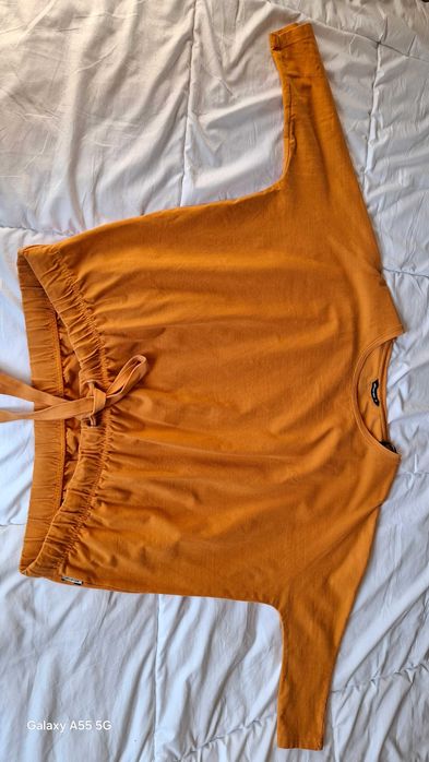 Bluza musztardowa “Diverse”.
