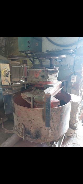 Продаёться вибропресс ПВ  12  либо полностью производство