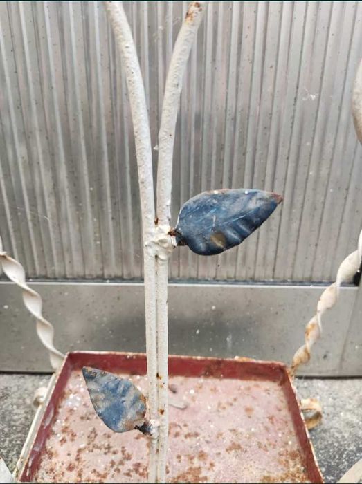 Bengaleiro / chapeleiro ferro