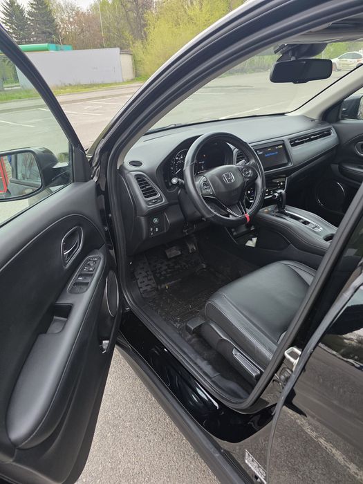 Автомобиль Honda  hrv Sport AWD