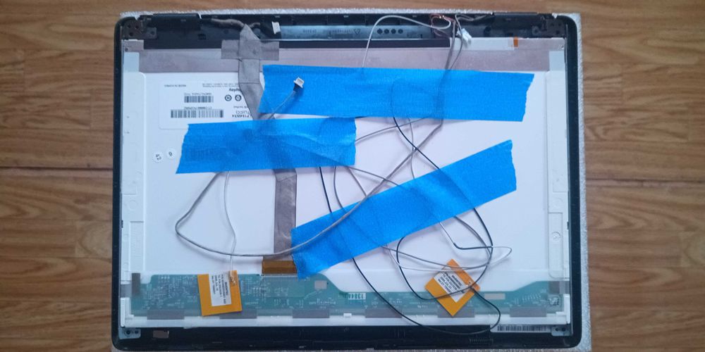 Toshiba Satellite L300 zestaw 3 sztuk zdekompletowanych laptopów