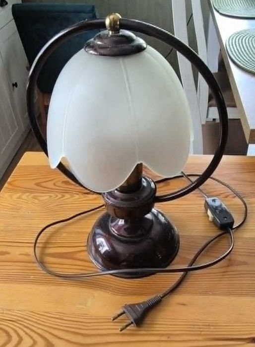 Elegancka lampka nocna