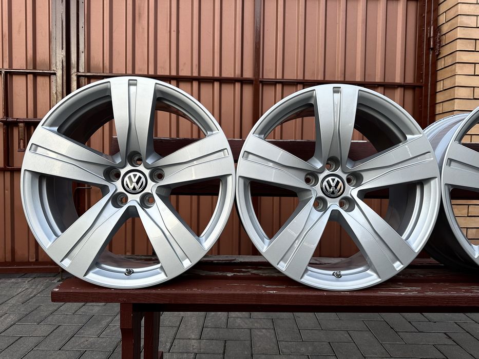 Диски R18 5.112 ET25 8J Туарег Ауді A4 А5 A6 А7 Q5 Q7 Оригінал Ковані