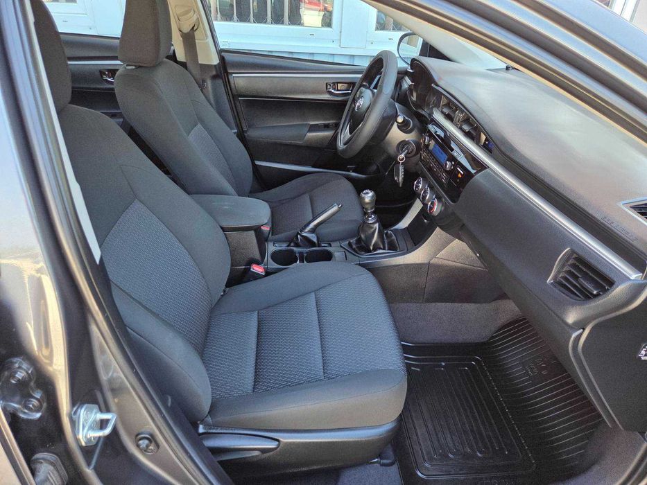 Продам Toyota Corolla 2013р. 1.3 бензин   Пробіг 76 тис. км.