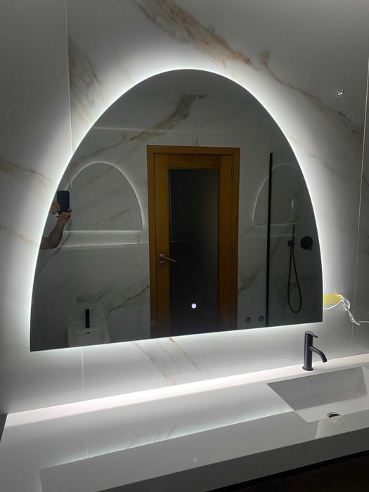 Espelho LED Meia Lua 120x100 com TOUCH – Novo e elegante