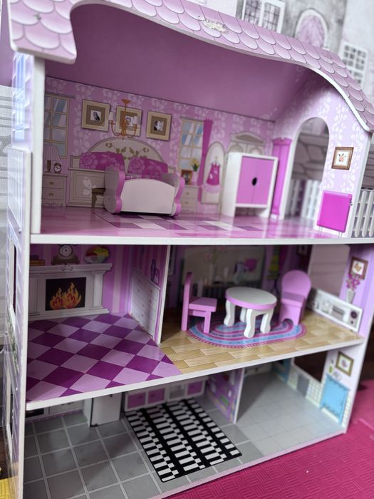 Продам кукольный домик