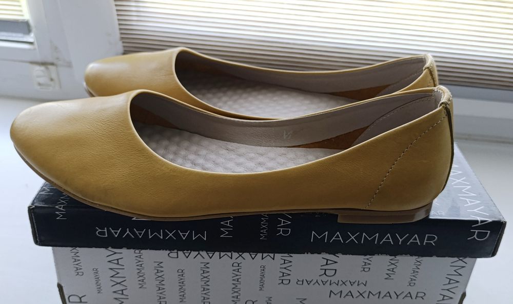 Жіночі шкіряні туфлі (балетки)