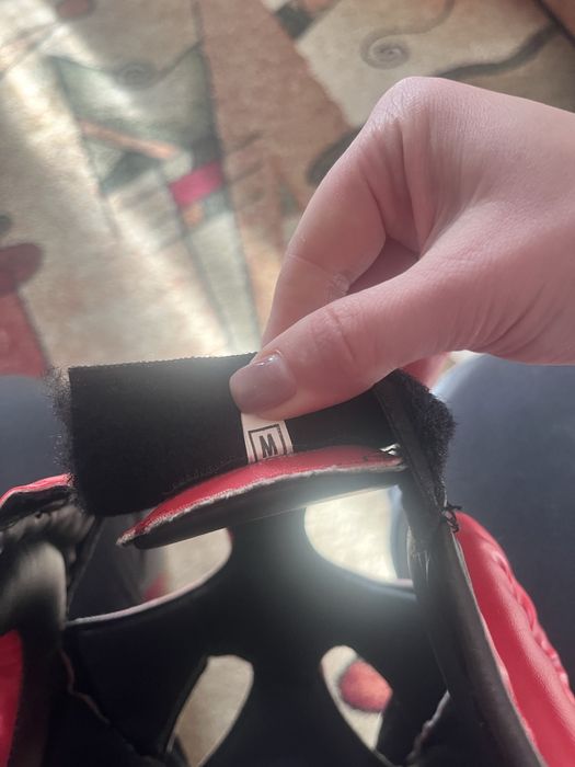 Шлем для занятий боксом.