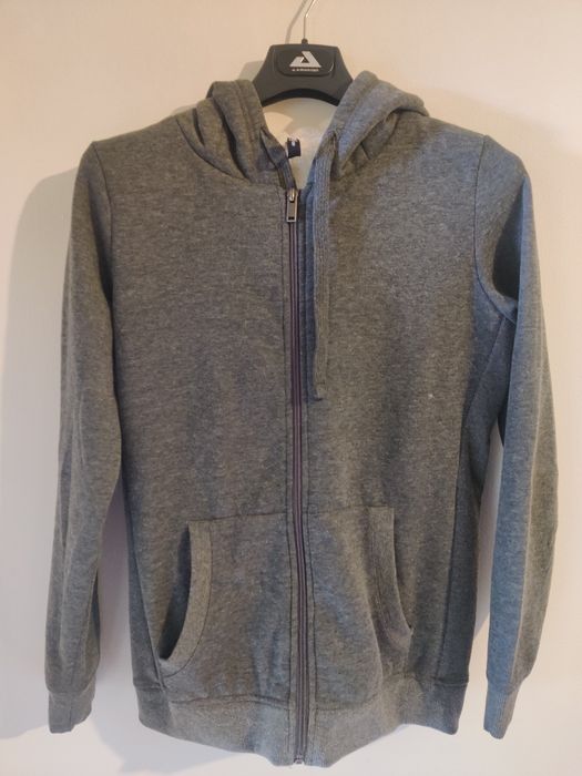 Hoodie com capuz e pelo interior. Mulher, tamanho S.