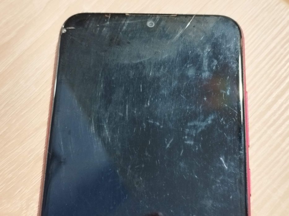 Czerwony Smartfon Motorola Moto e6 plus 4gb/64gb