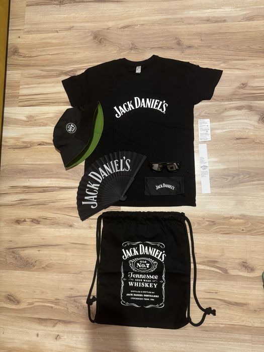 Jack Daniel's Zestaw logowanego merchu oficjalne gadżety koszulka plecak kapelusz wachlarz okulary