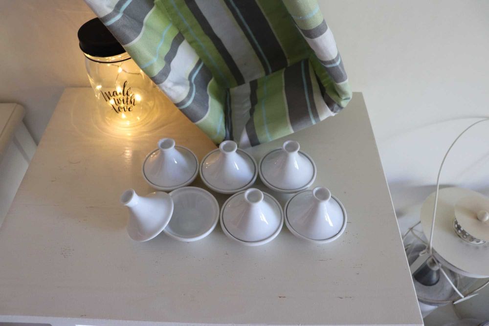 Conjunto de Pratinhos de Loiça, Cestinho e Lanterna Decorativa LED