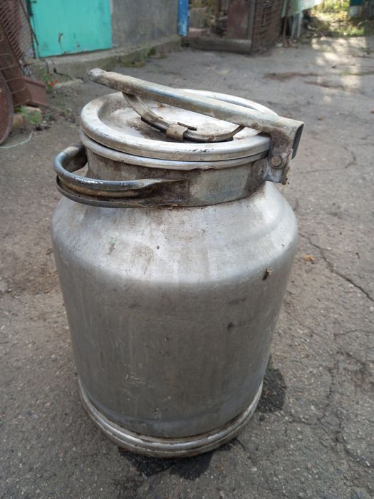 Продам молочние алюміневие бідони