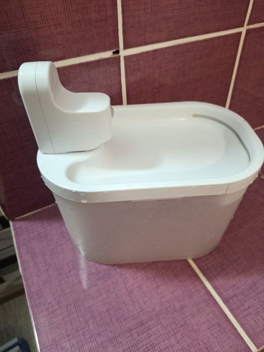 Автоматична сенсорна поїлка-фонтан для котів та собак