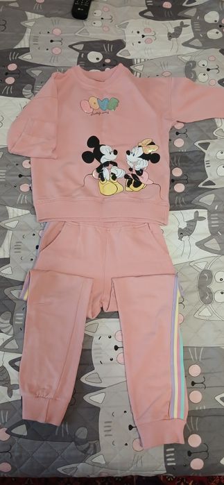 Спортивний костюм для дівчинки 110-116.