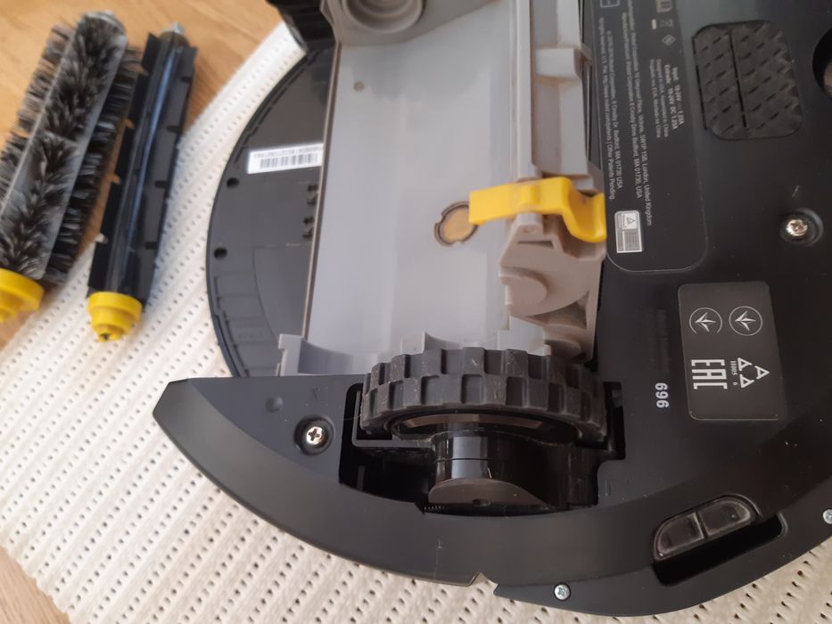 Roomba 696 ze stacją dokującą