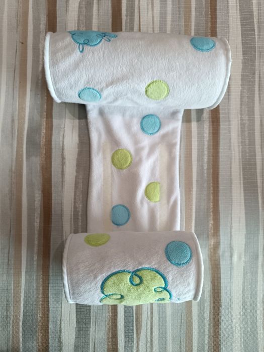 Redutor de ovo, apoio a dormir e saco fraldas