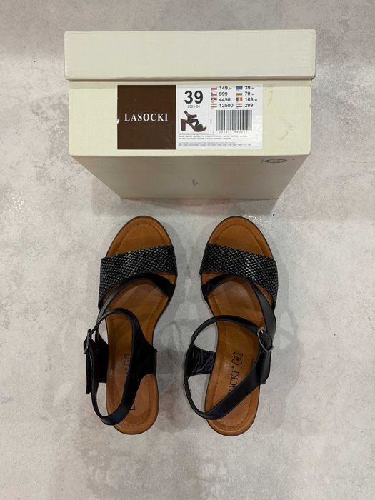 Lasocki skórzane sandały  r. 39