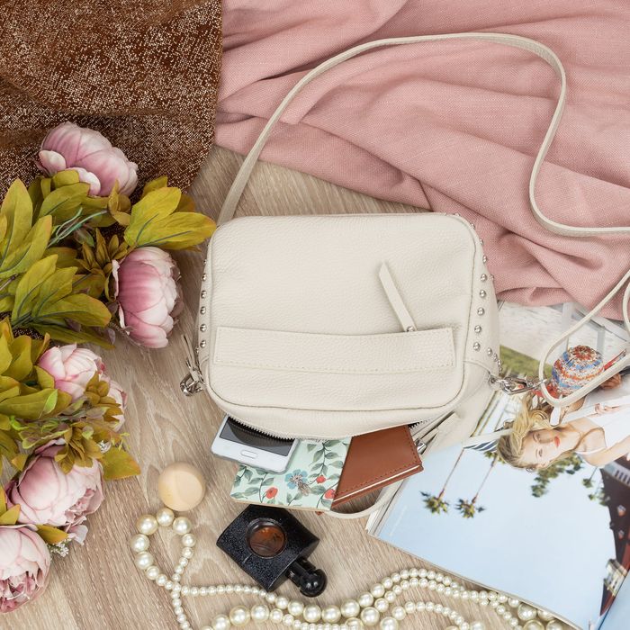 VERA PELLE torebka damska skórzana listonoszka z paskiem V167 kremowa