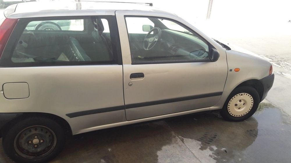 GUARDA-LAMAS FRONTAL DIREITO FIAT PUNTO 1999 -