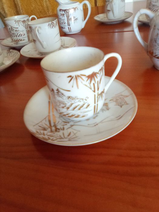 Vendo serviço de café de porcelana