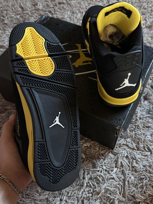 Jordan 4 Yellow Thunder