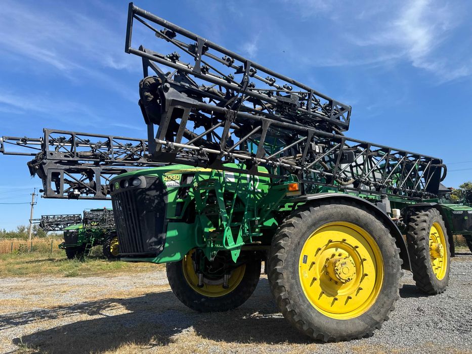 самохідний обприскувач John deere 4930