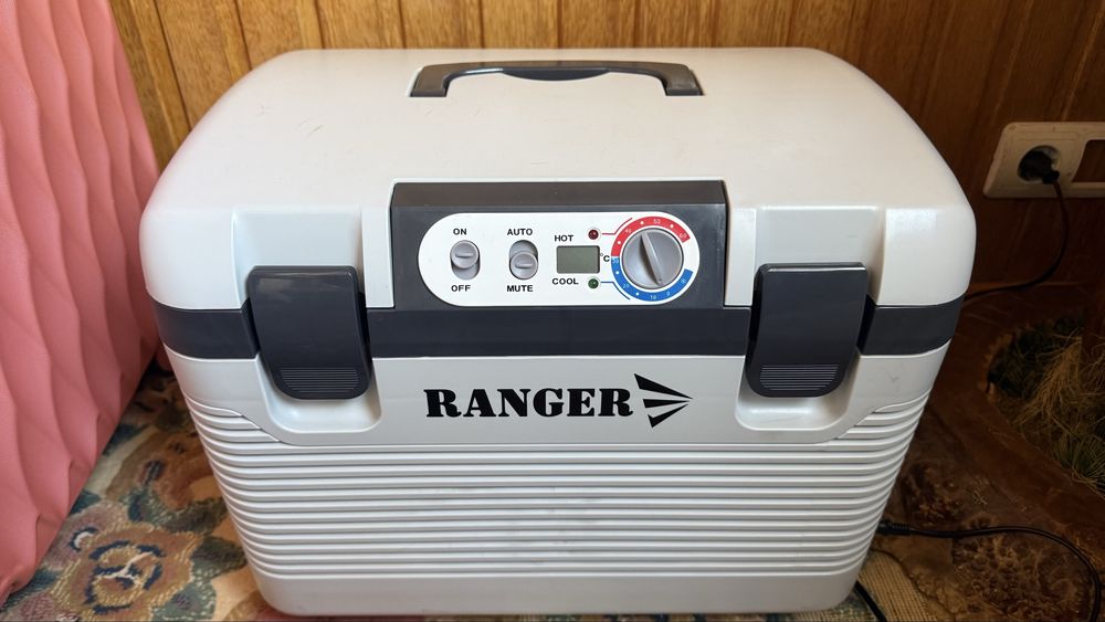 Автохолодильник Ranger Iceberg 19L (12/24V та 220V)